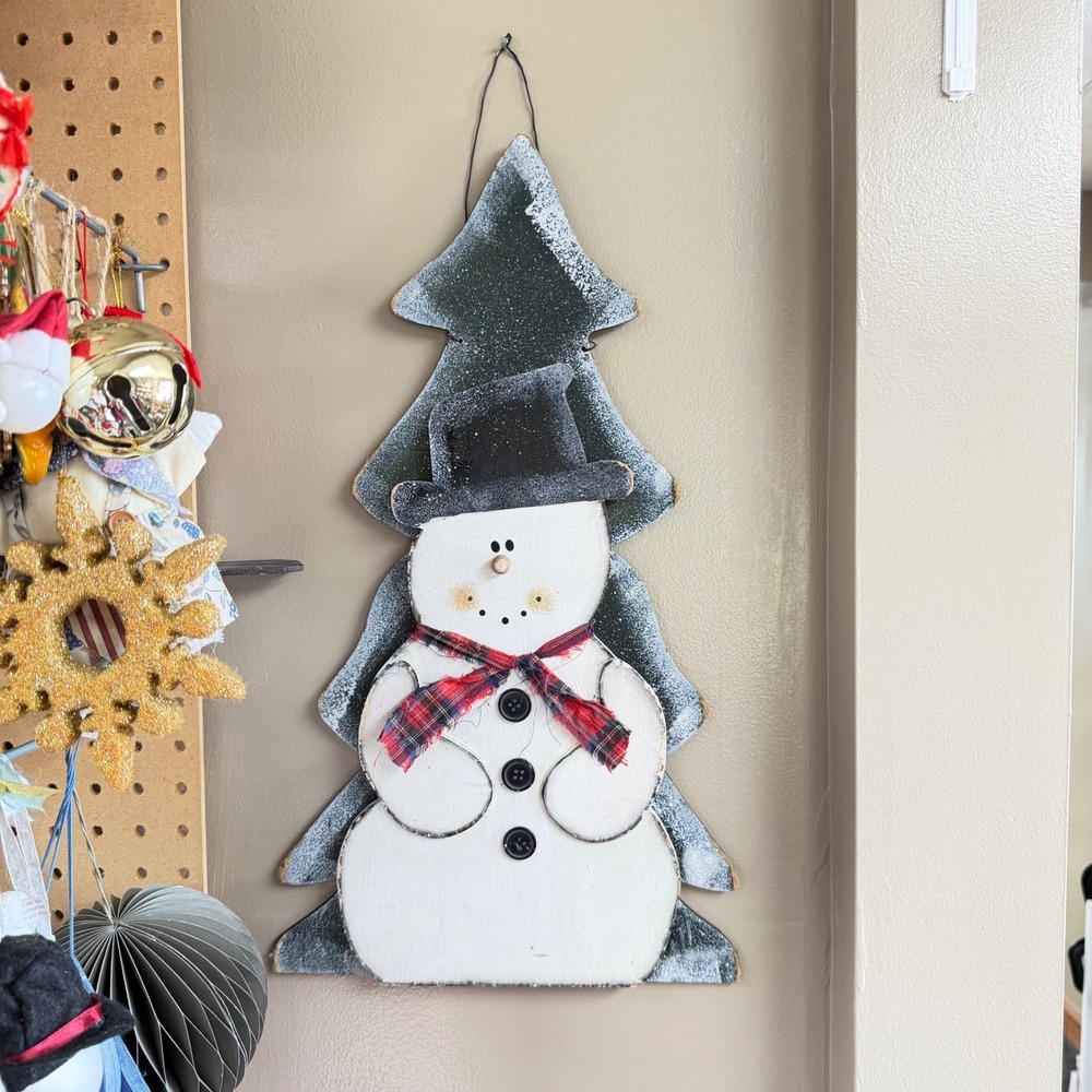 Rustic Wooden Snowman Christmas Tree Wall Hanging Plaid Scarf Holiday Decor